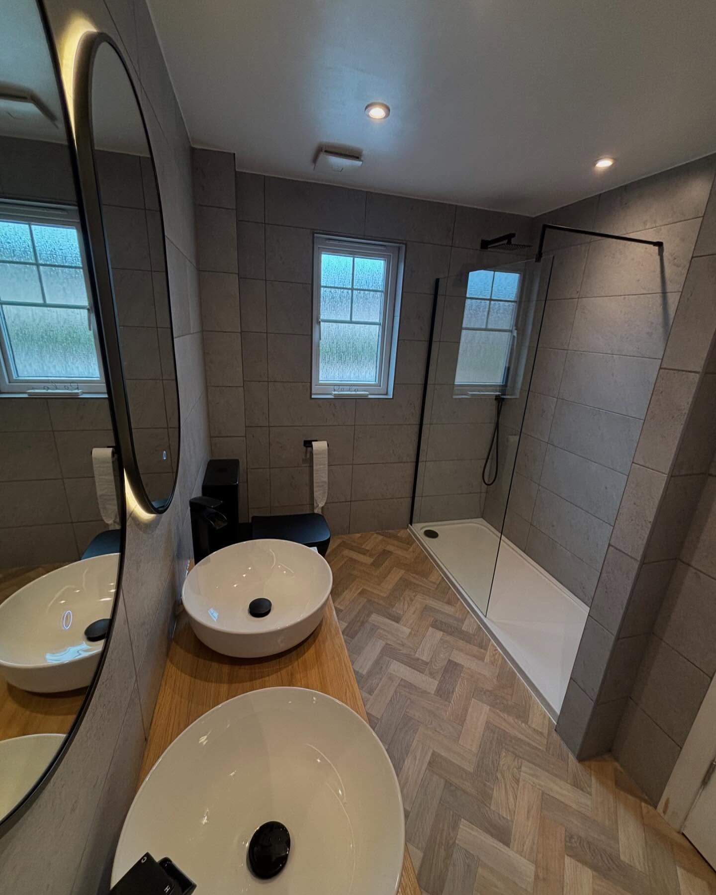 Bathroom finishing joinery